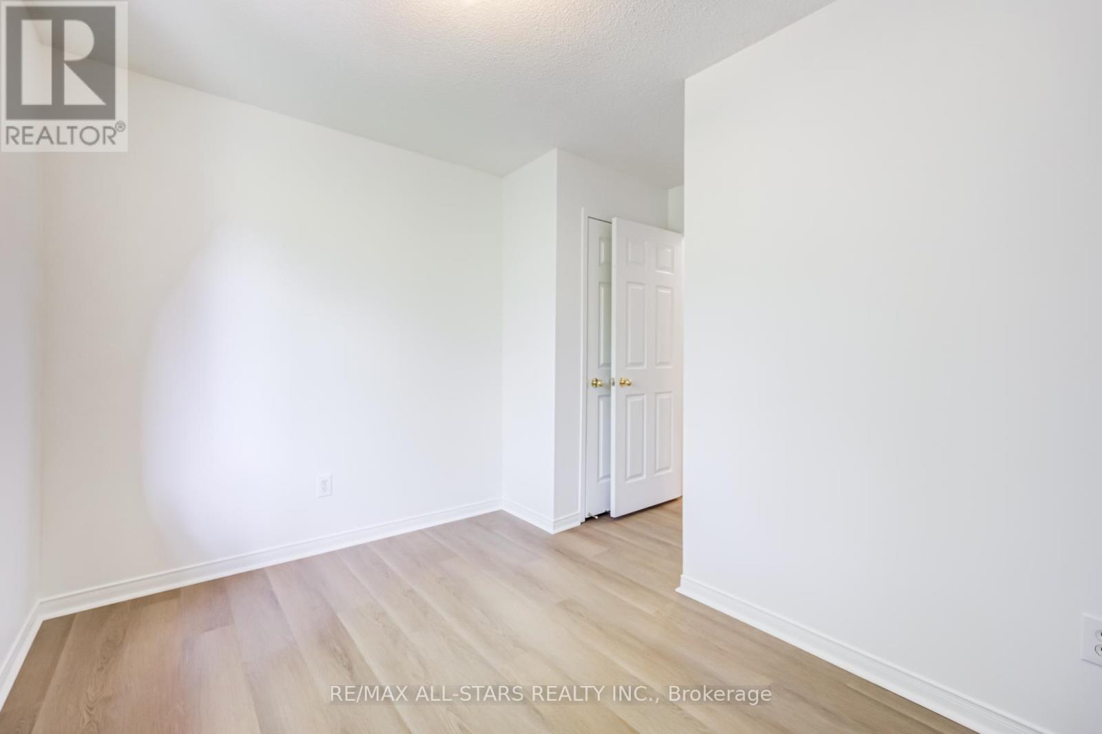 51 Playfair Road, Whitby, Ontario  L1N 9S6 - Photo 23 - E13216052