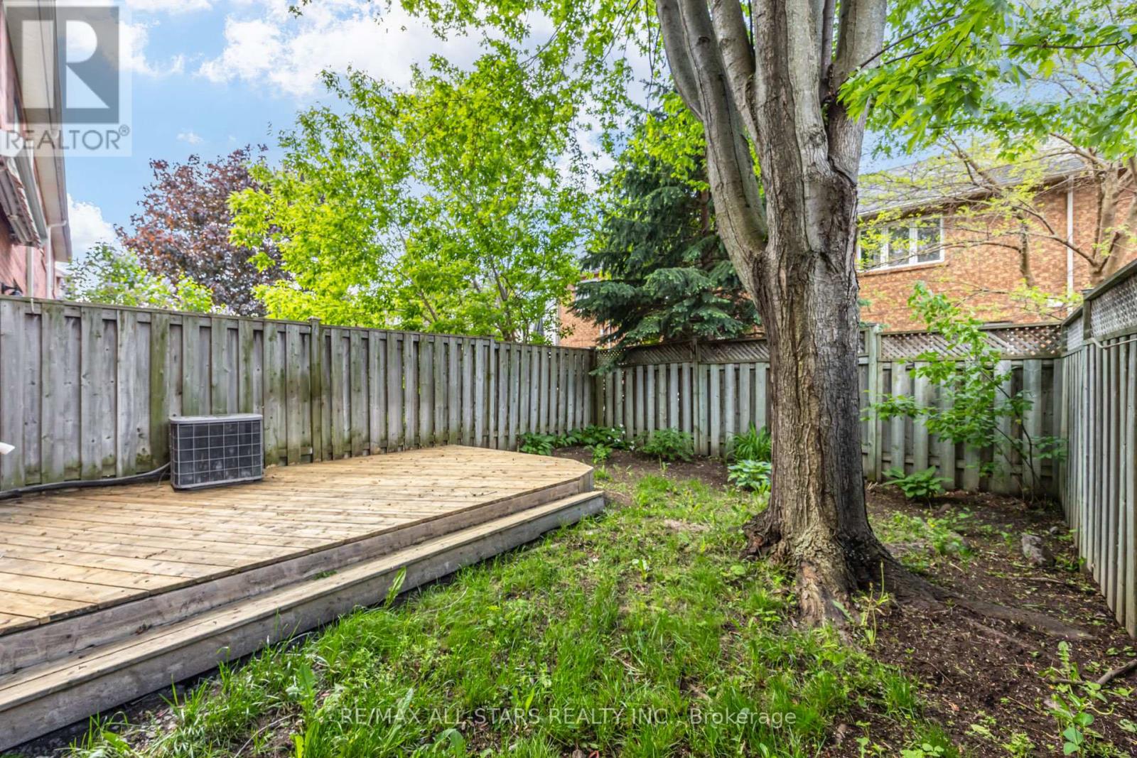 51 Playfair Road, Whitby, Ontario  L1N 9S6 - Photo 44 - E13216052