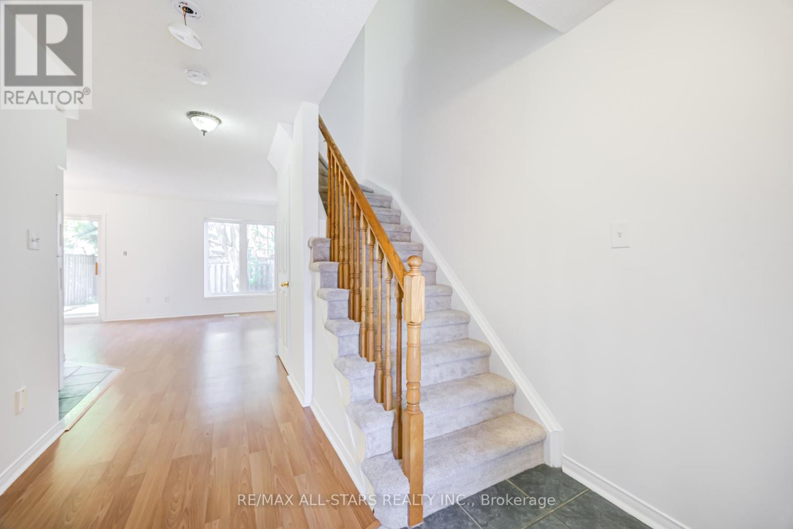 51 Playfair Road, Whitby, Ontario  L1N 9S6 - Photo 7 - E13216052