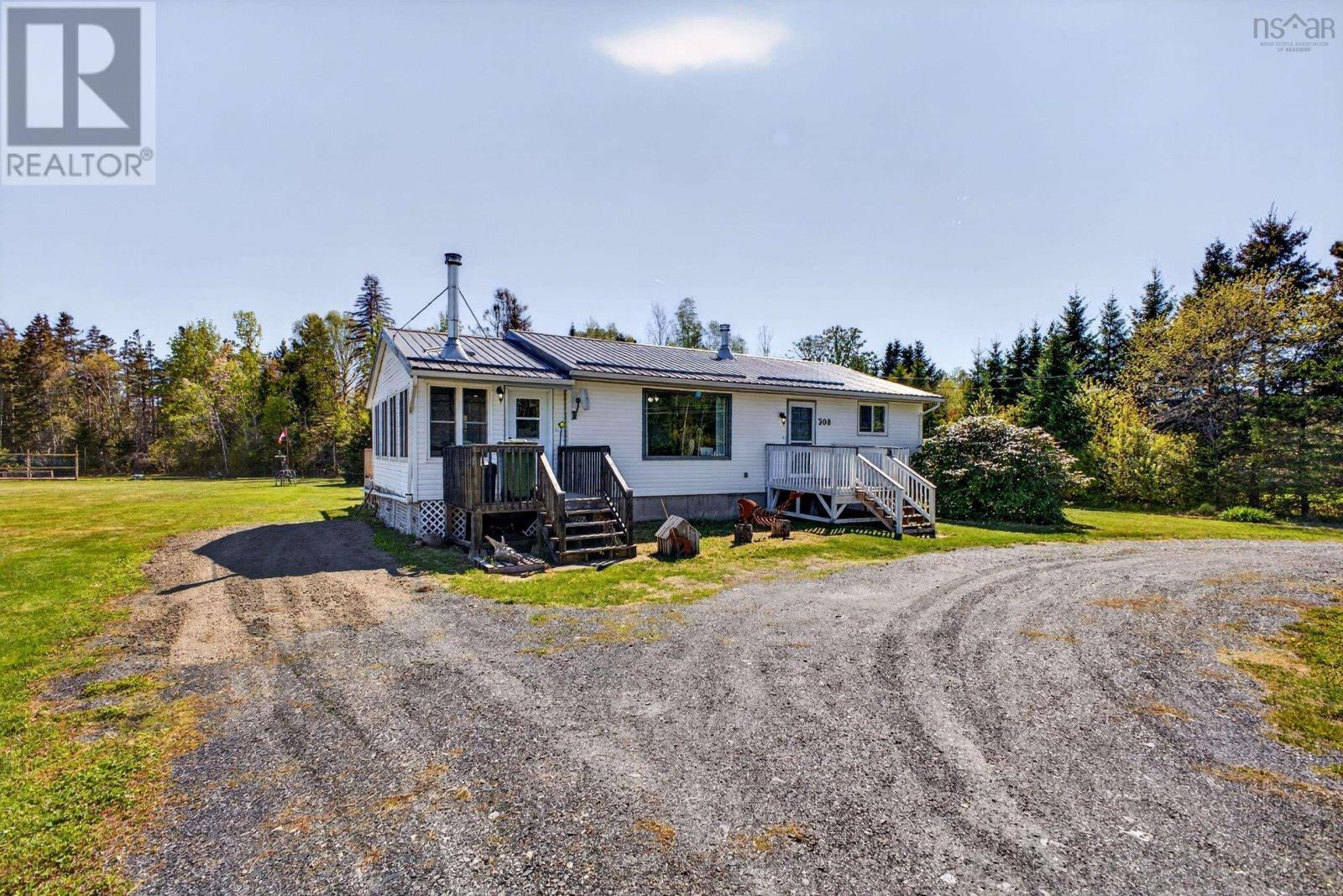 308 Highway 2, Lower Five Islands, Nova Scotia  B0M 1N0 - Photo 2 - 202612036