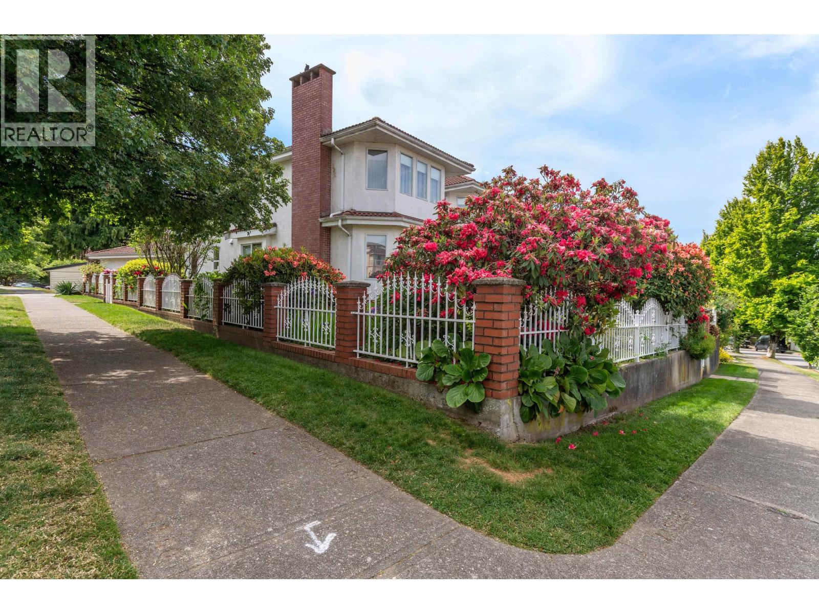 7416 Jasper Crescent, Vancouver, British Columbia  V5P 3S5 - Photo 2 - R3125973