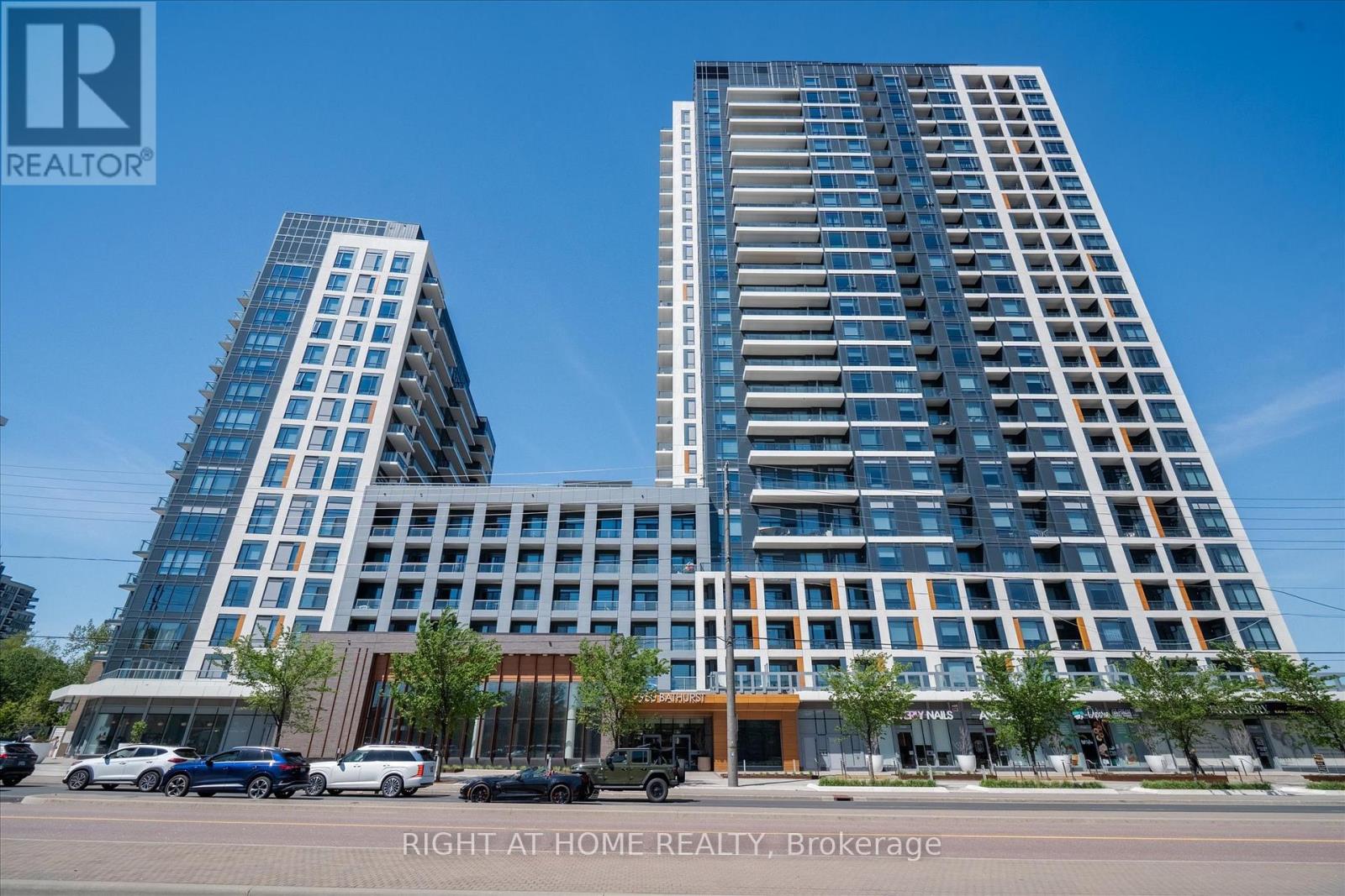 1424 - 7950 BATHURST STREET, Vaughan, Ontario