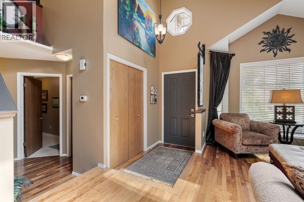 212 Sirocco Place Sw, Calgary, Alberta  T3H 2N3 - Photo 3 - A2293905