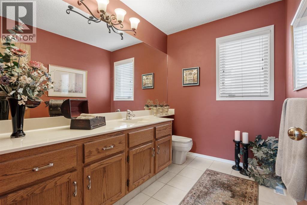212 Sirocco Place Sw, Calgary, Alberta  T3H 2N3 - Photo 22 - A2293905