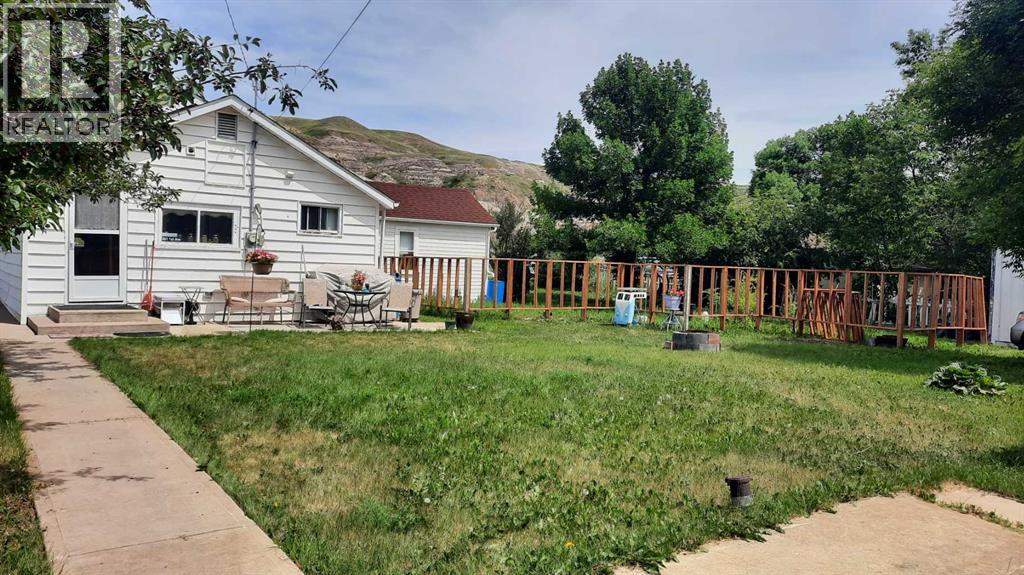 261 1 Avenue, Drumheller, Alberta  T0J 1B0 - Photo 18 - A2316224