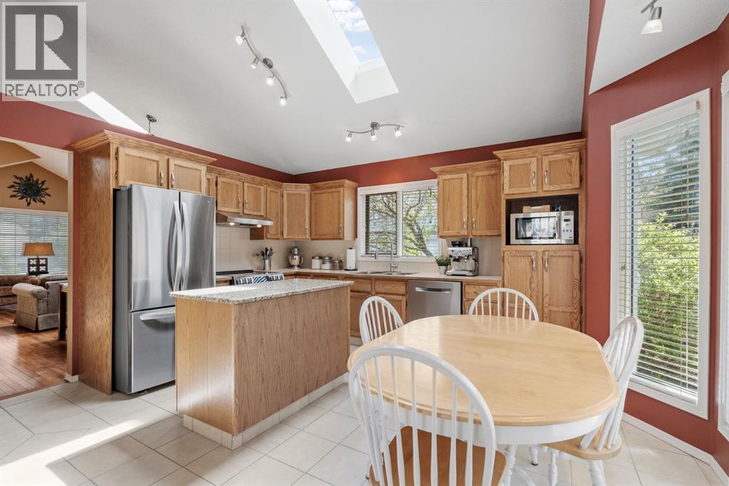 212 Sirocco Place Sw, Calgary, Alberta  T3H 2N3 - Photo 12 - A2293905