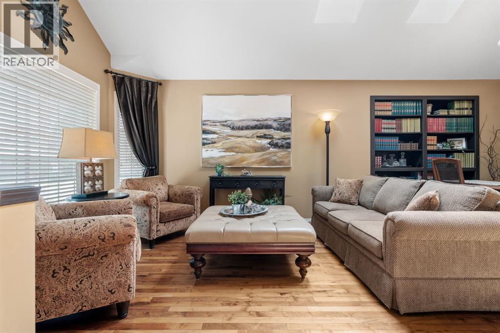 212 Sirocco Place Sw, Calgary, Alberta  T3H 2N3 - Photo 6 - A2293905