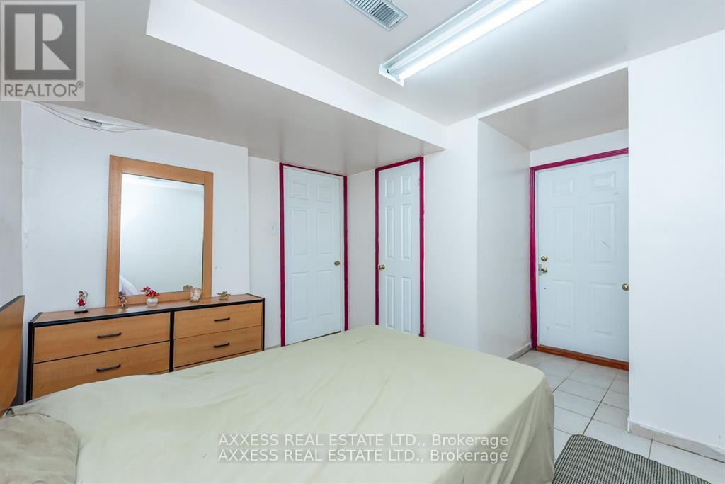 975 Bristol Road W, Mississauga, Ontario  L5V 2N9 - Photo 25 - W13216012