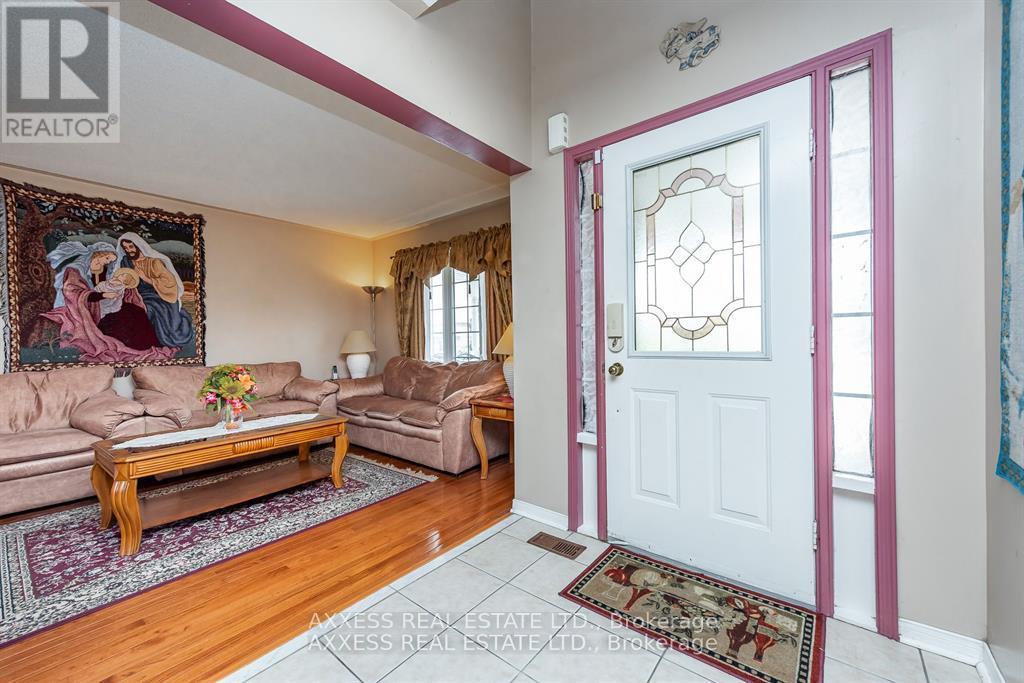 975 Bristol Road W, Mississauga, Ontario  L5V 2N9 - Photo 5 - W13216012