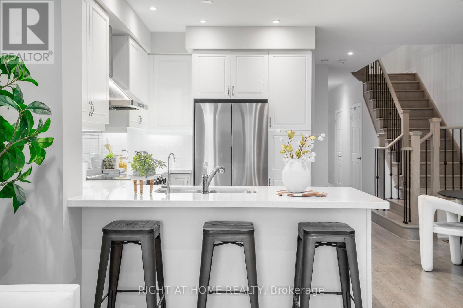 127 Benadir Avenue, Caledon, Ontario  L7C 4E7 - Photo 5 - W13216030