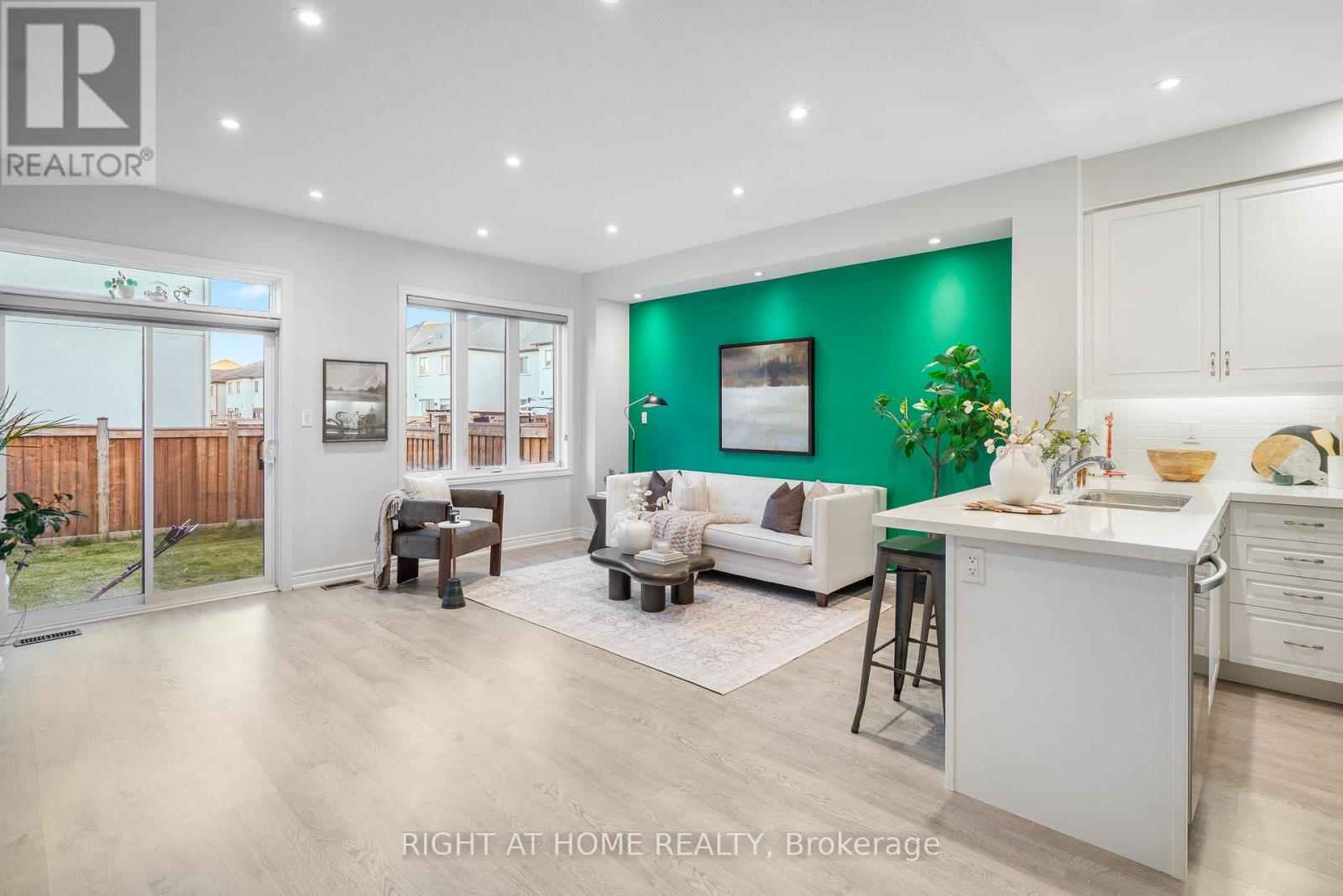 127 Benadir Avenue, Caledon, Ontario  L7C 4E7 - Photo 6 - W13216030