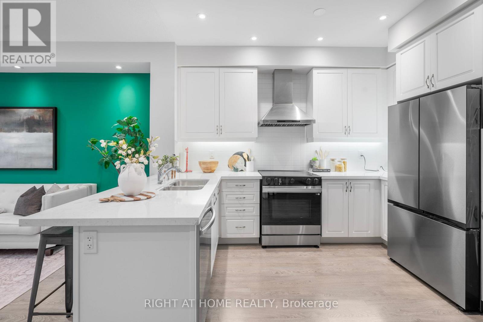 127 Benadir Avenue, Caledon, Ontario  L7C 4E7 - Photo 7 - W13216030
