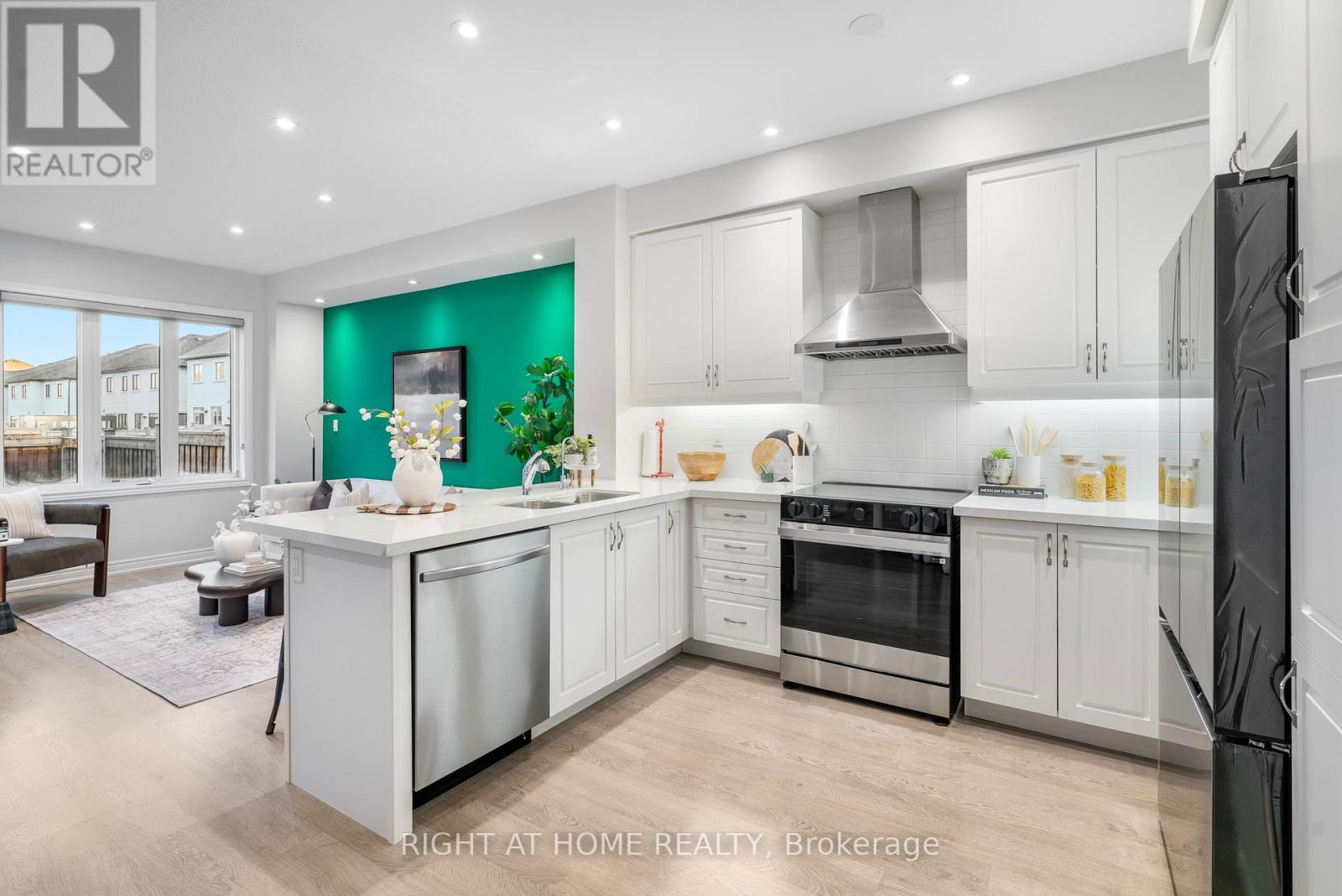 127 Benadir Avenue, Caledon, Ontario  L7C 4E7 - Photo 8 - W13216030