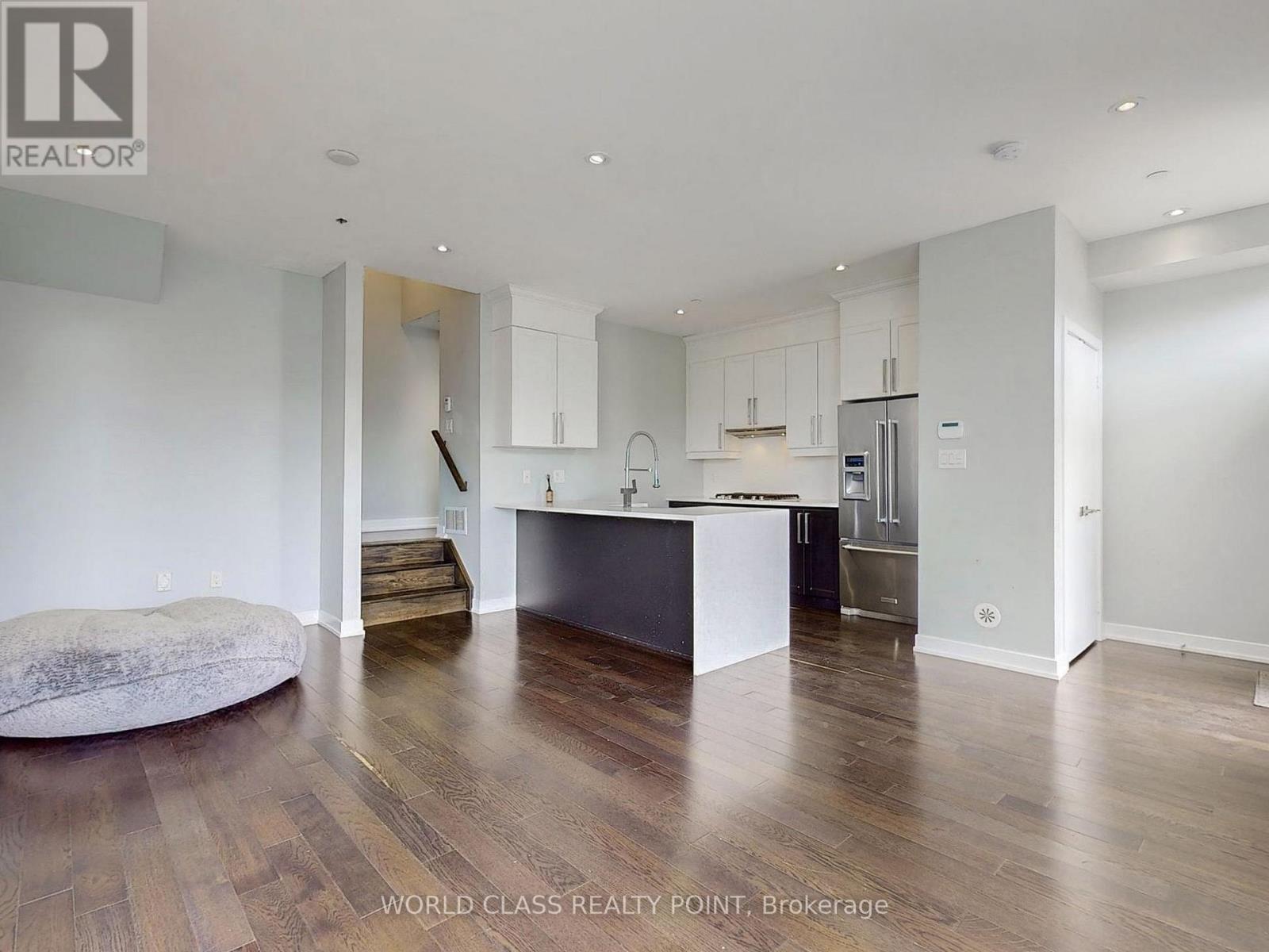 7 - 4070 Parkside Village Drive, Mississauga, Ontario  L5B 0K2 - Photo 4 - W13216036