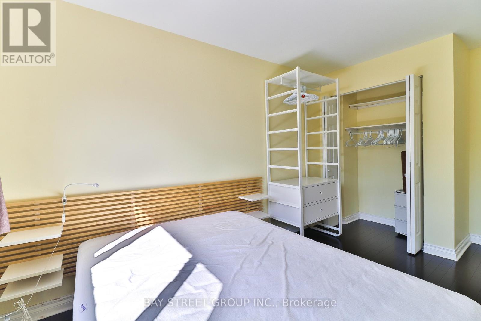 489 Fergo Avenue, Mississauga, Ontario  L5B 2J2 - Photo 15 - W13216068
