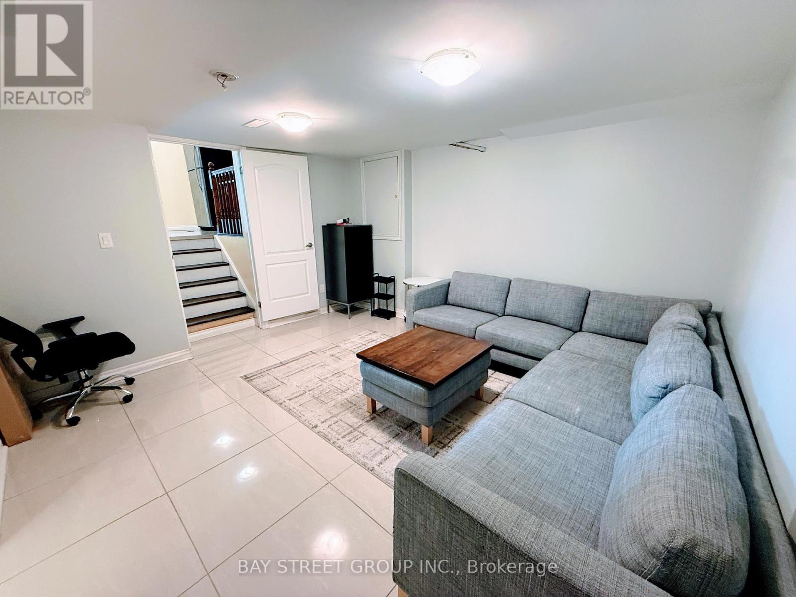 489 Fergo Avenue, Mississauga, Ontario  L5B 2J2 - Photo 17 - W13216068