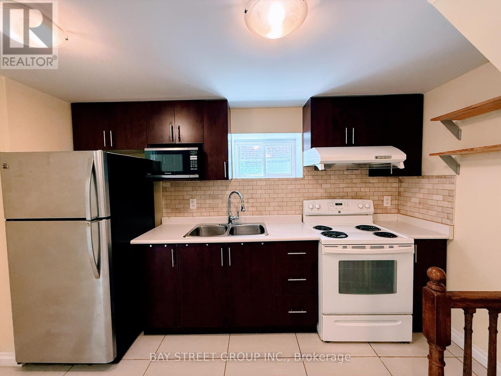 489 Fergo Avenue, Mississauga, Ontario  L5B 2J2 - Photo 7 - W13216068