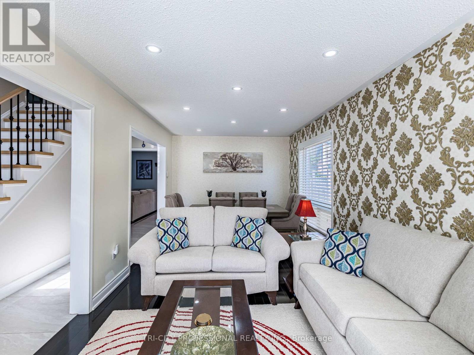 18 Sugarhill Drive, Brampton, Ontario  L7A 3L8 - Photo 8 - W13216104