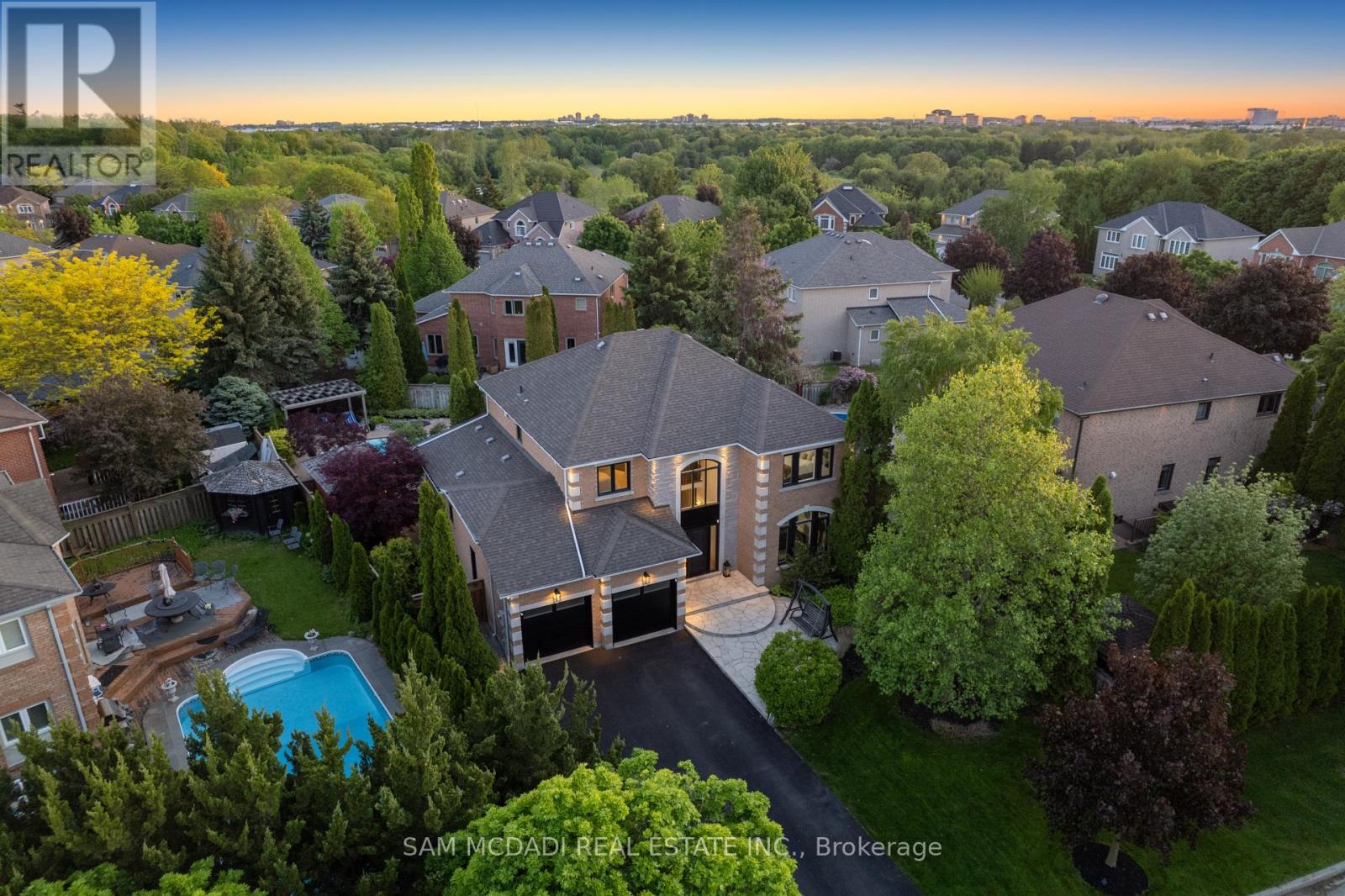 6311 Mulberry Crescent, Mississauga, Ontario  L5V 1B7 - Photo 3 - W13216132