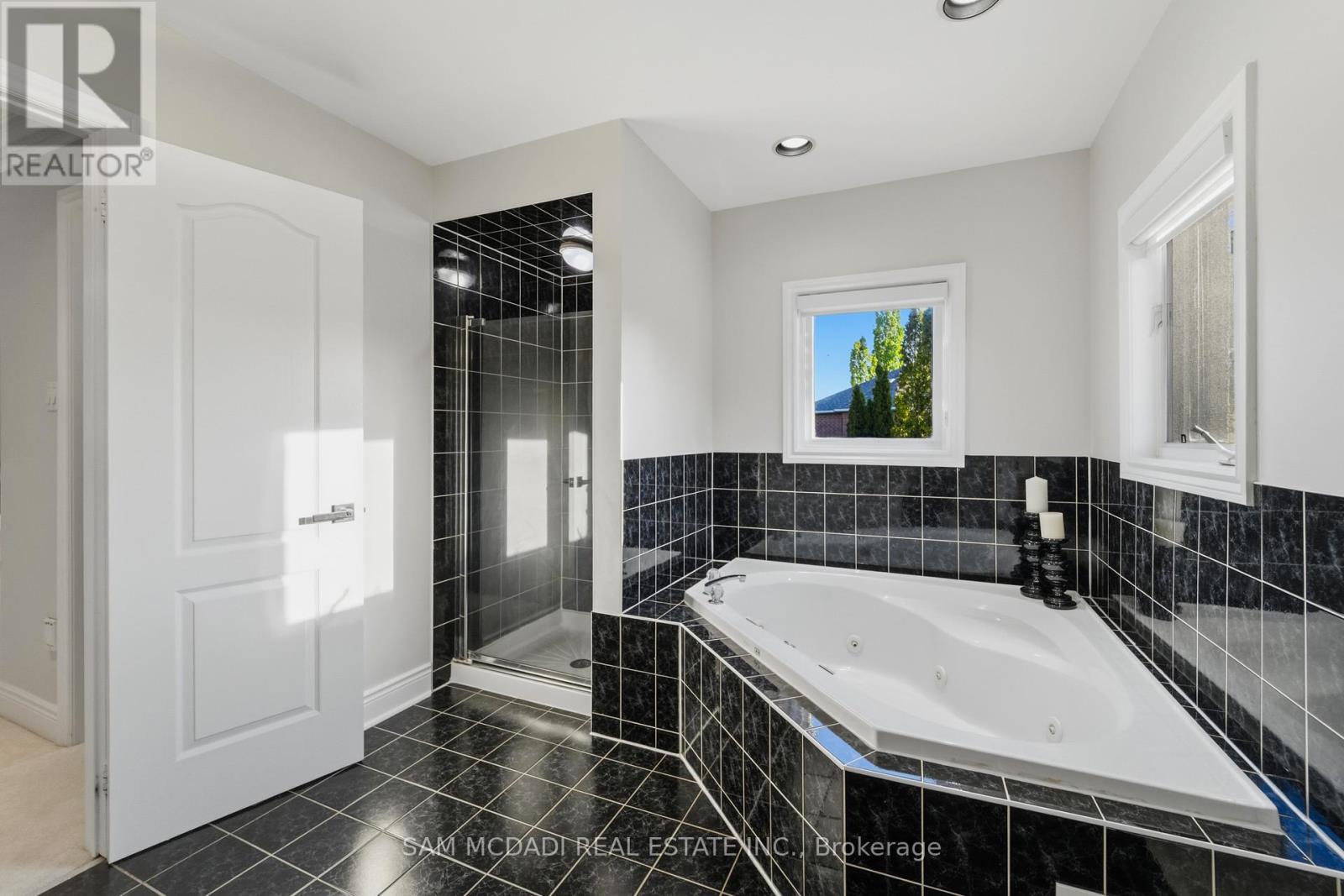 6311 Mulberry Crescent, Mississauga, Ontario  L5V 1B7 - Photo 36 - W13216132