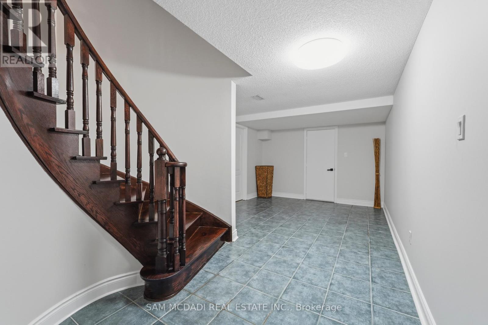 6311 Mulberry Crescent, Mississauga, Ontario  L5V 1B7 - Photo 44 - W13216132