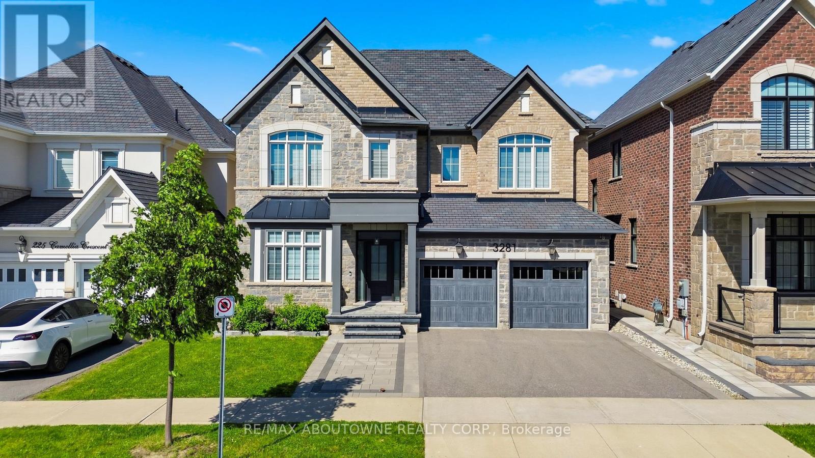 3281 Post Road, Oakville, Ontario  L6H 1L1 - Photo 1 - W13216190