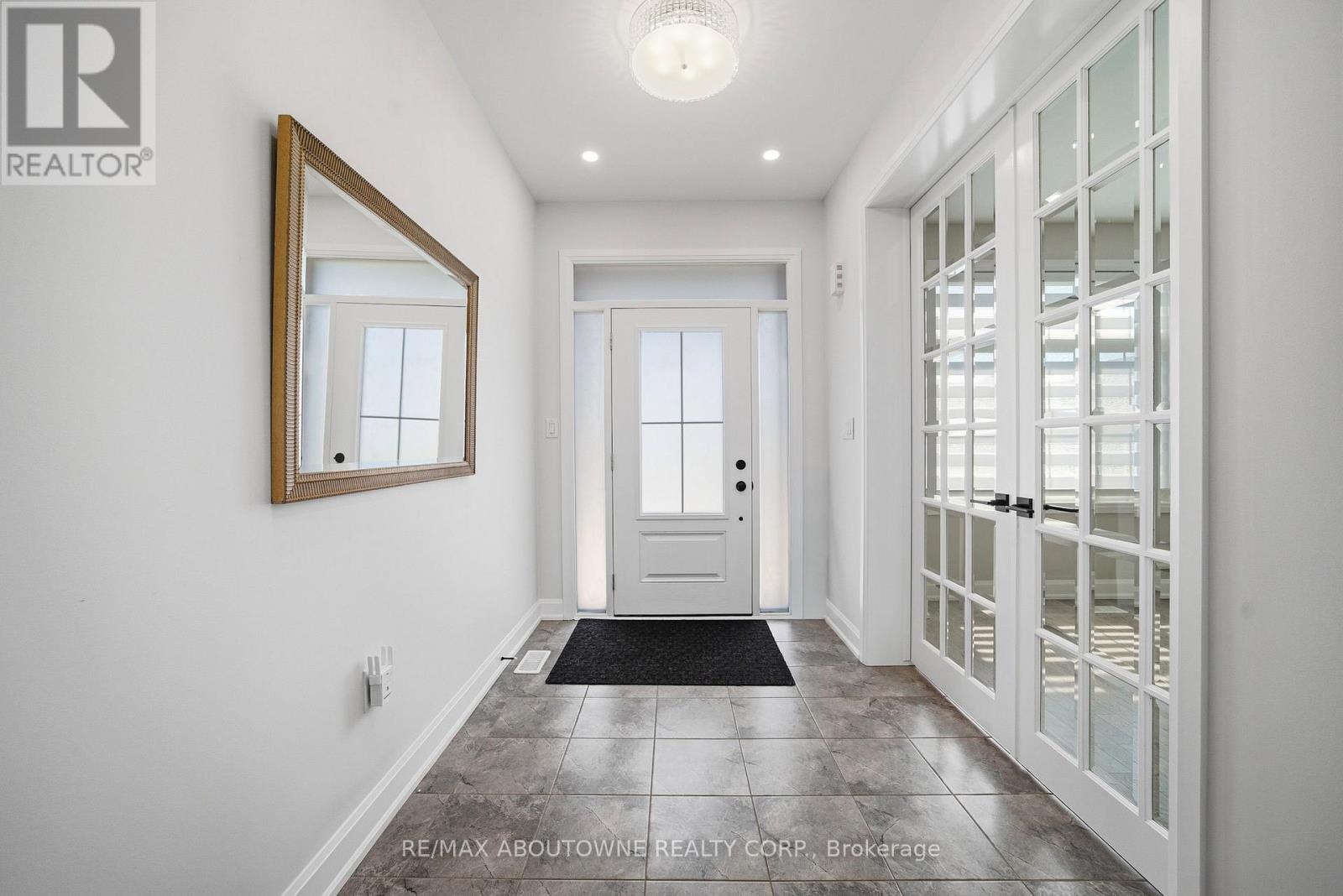 3281 Post Road, Oakville, Ontario  L6H 1L1 - Photo 3 - W13216190
