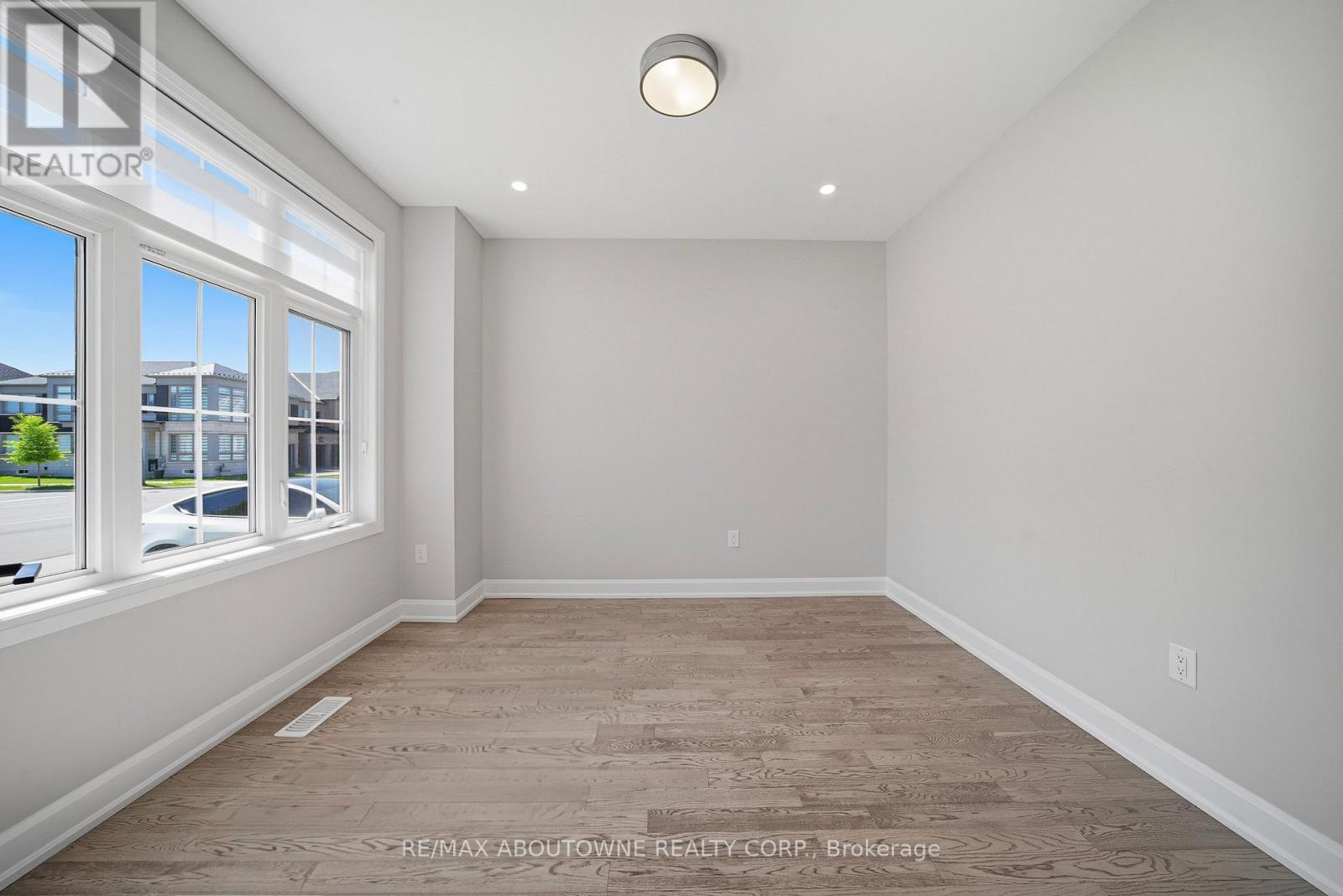 3281 Post Road, Oakville, Ontario  L6H 1L1 - Photo 4 - W13216190