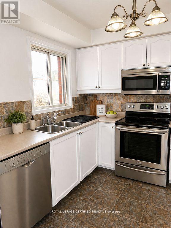 5126 Des Jardines Drive, Burlington, Ontario  L7L 6L7 - Photo 16 - W13216198