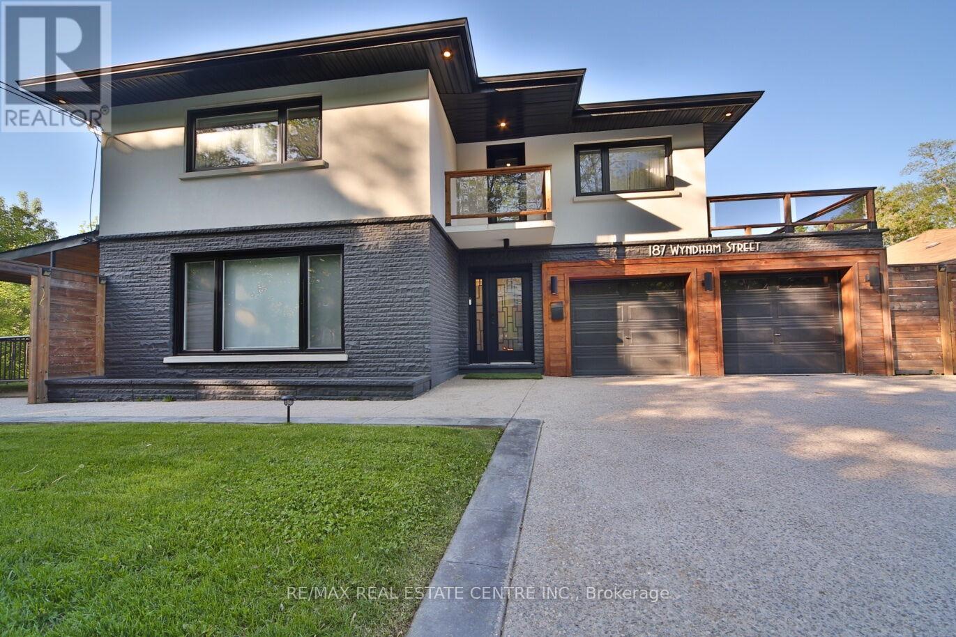 187 Wyndham Street, Mississauga, Ontario  L5M 1N4 - Photo 1 - W13216208