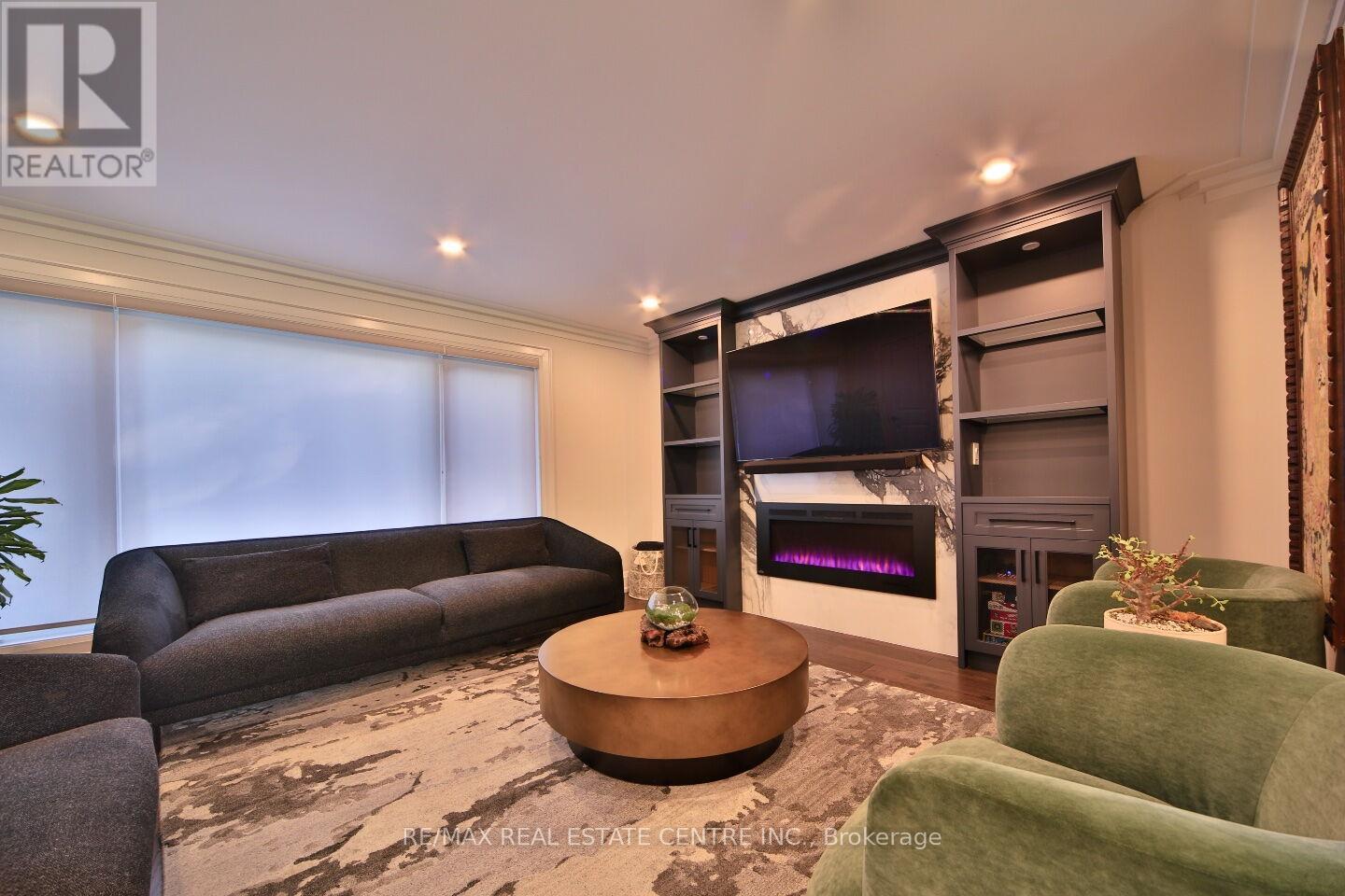 187 Wyndham Street, Mississauga, Ontario  L5M 1N4 - Photo 11 - W13216208