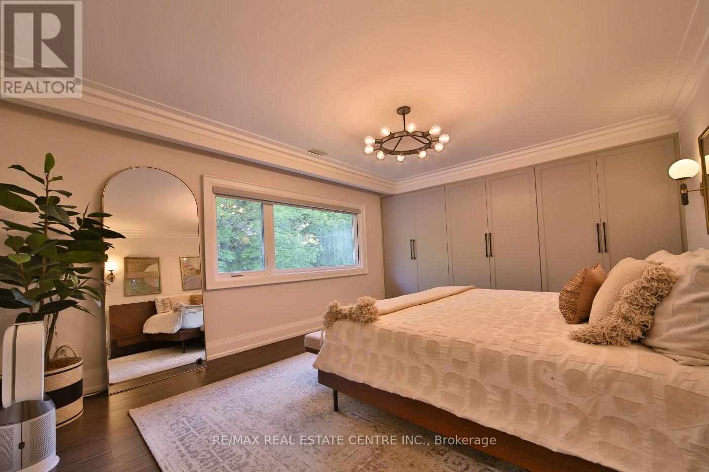 187 Wyndham Street, Mississauga, Ontario  L5M 1N4 - Photo 21 - W13216208