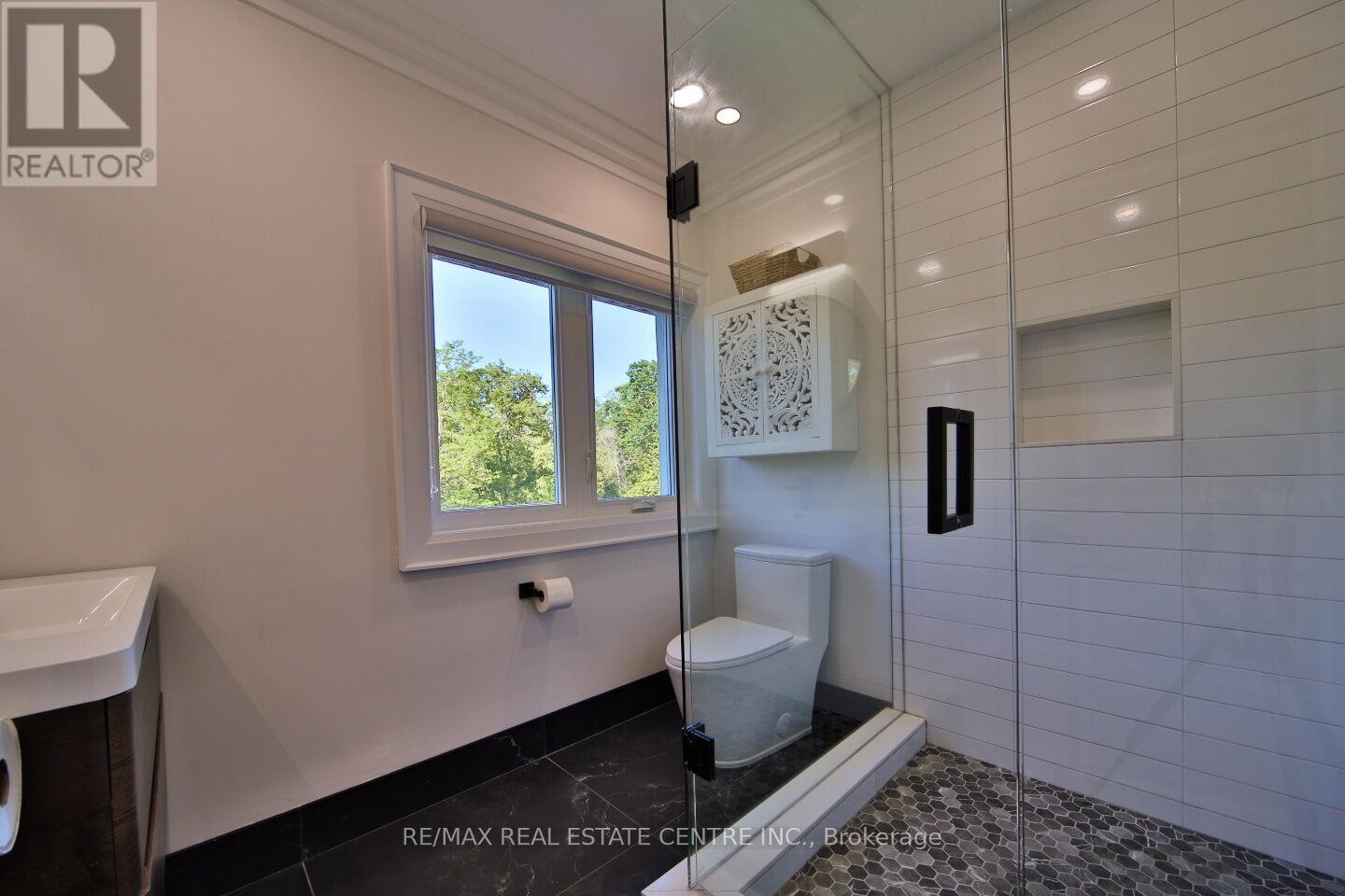 187 Wyndham Street, Mississauga, Ontario  L5M 1N4 - Photo 23 - W13216208