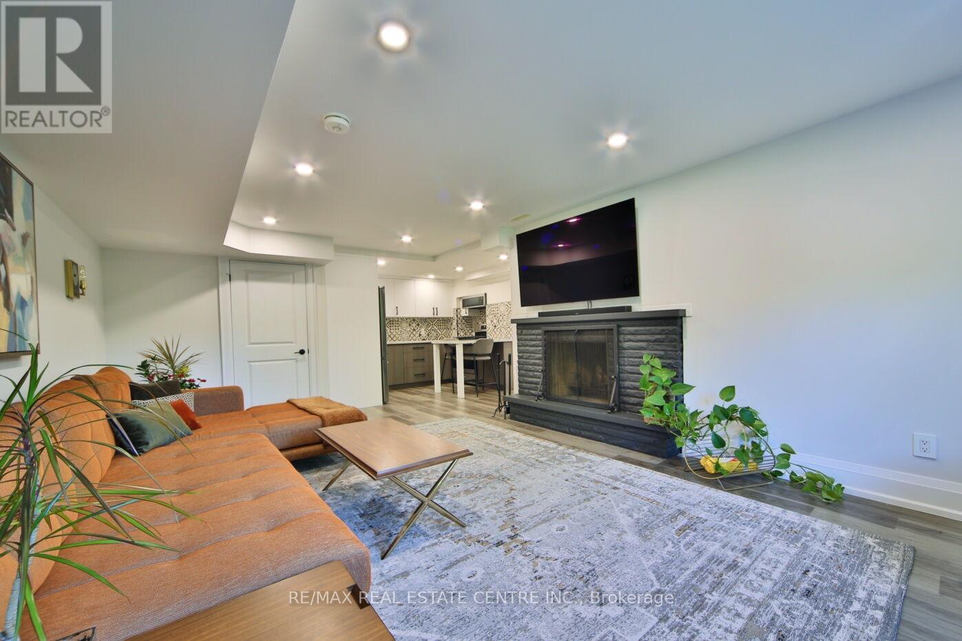 187 Wyndham Street, Mississauga, Ontario  L5M 1N4 - Photo 27 - W13216208