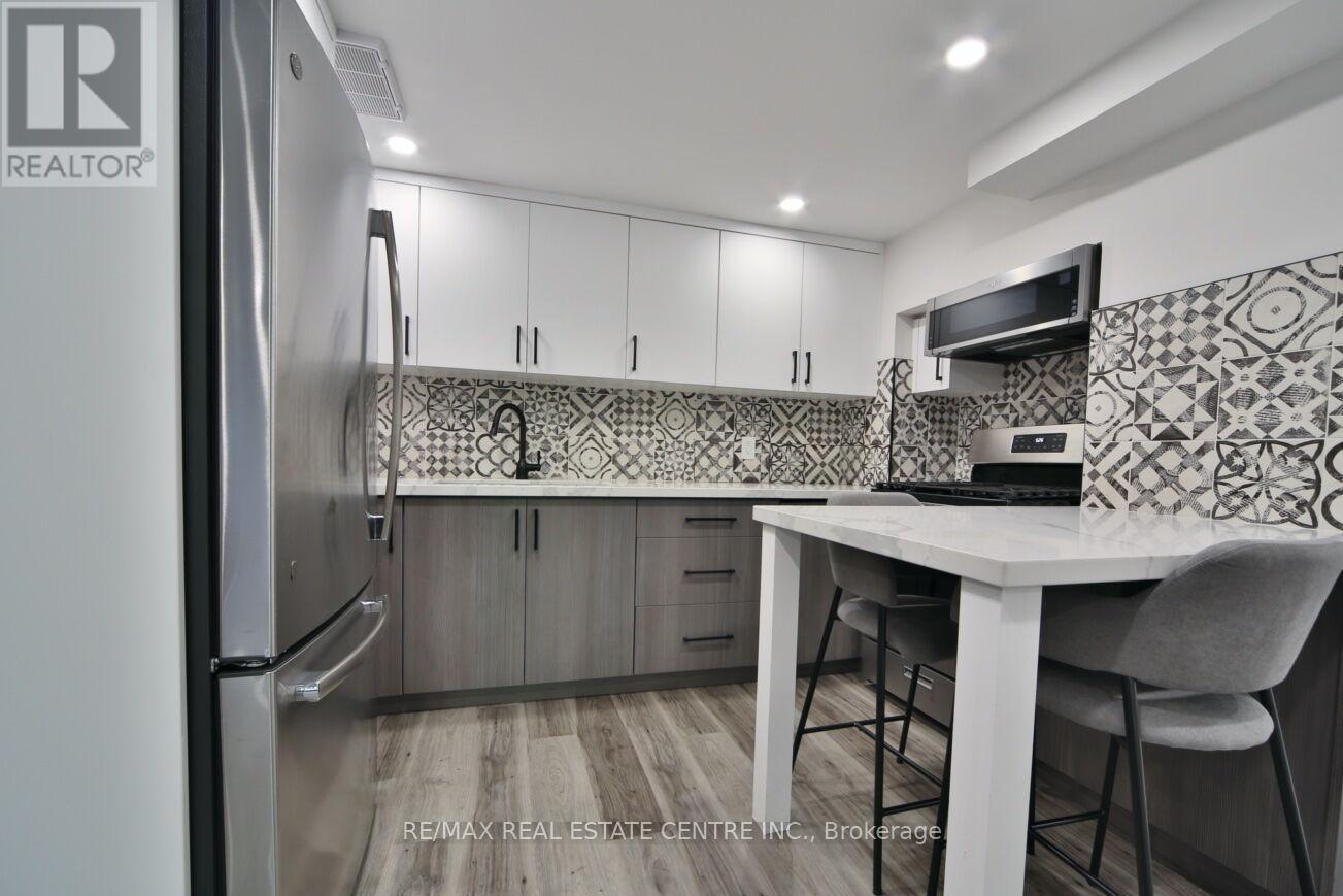 187 Wyndham Street, Mississauga, Ontario  L5M 1N4 - Photo 29 - W13216208