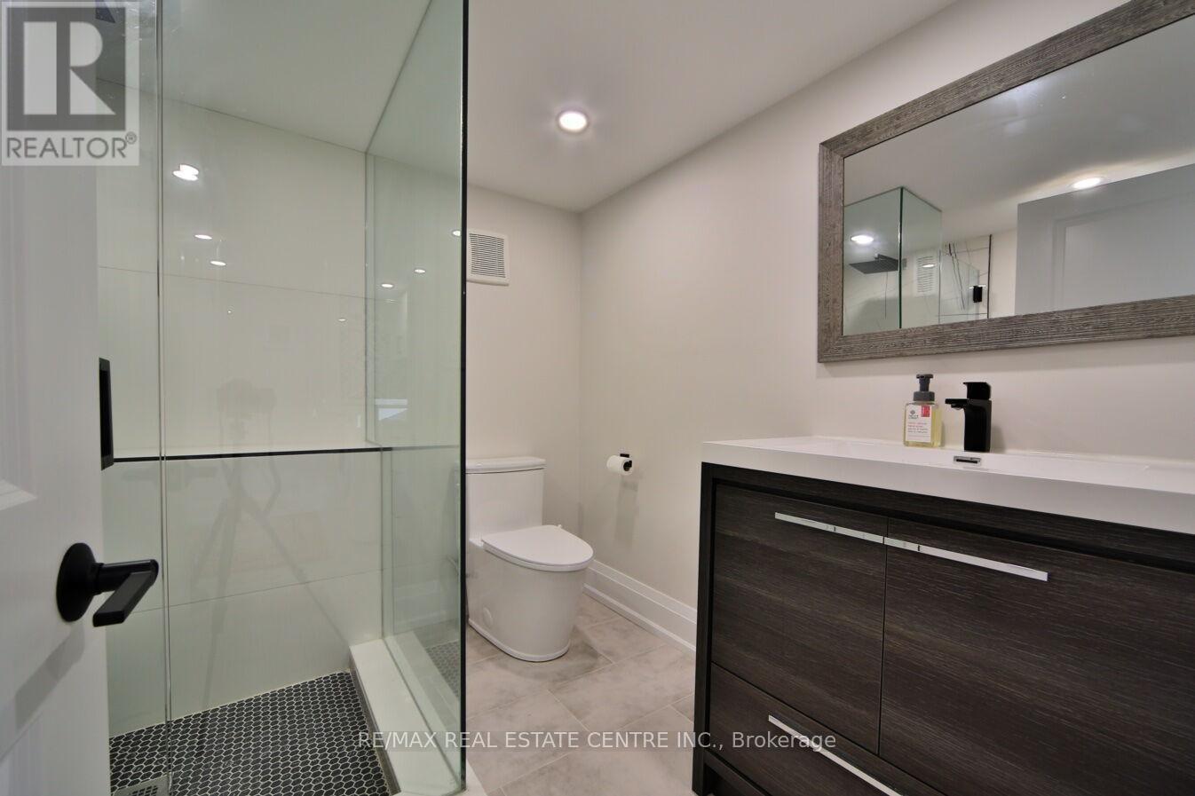 187 Wyndham Street, Mississauga, Ontario  L5M 1N4 - Photo 31 - W13216208