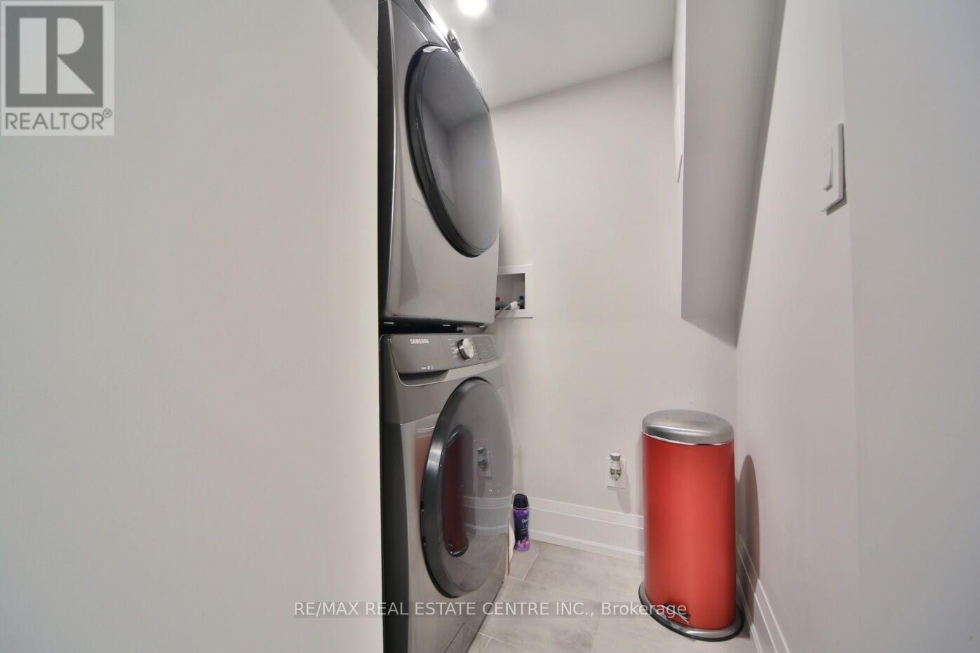 187 Wyndham Street, Mississauga, Ontario  L5M 1N4 - Photo 34 - W13216208