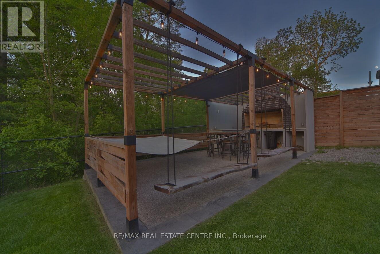 187 Wyndham Street, Mississauga, Ontario  L5M 1N4 - Photo 41 - W13216208
