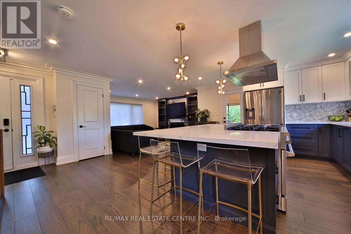 187 Wyndham Street, Mississauga, Ontario  L5M 1N4 - Photo 9 - W13216208