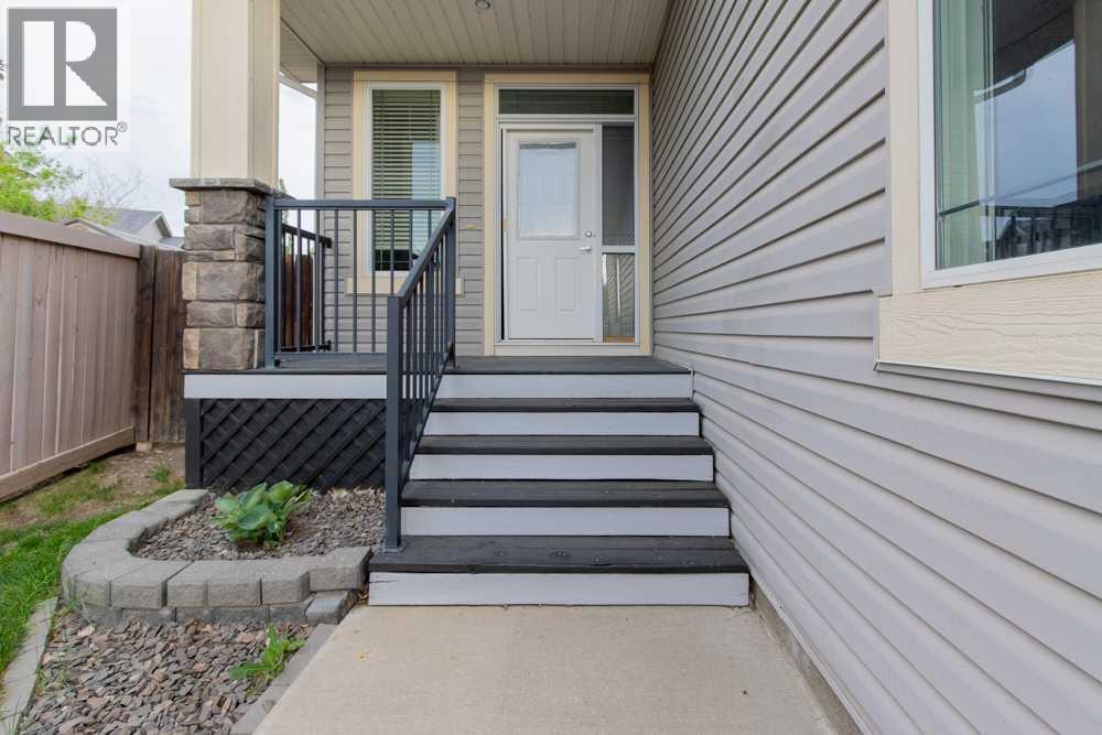 5 Coalbanks Link W, Lethbridge, Alberta  T1J 4H6 - Photo 2 - A2315843