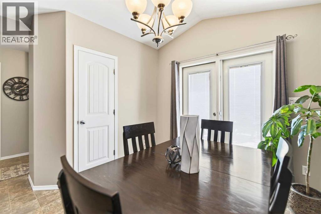 32 Reynolds Road, Sylvan Lake, Alberta  T4S 0C2 - Photo 12 - A2315169