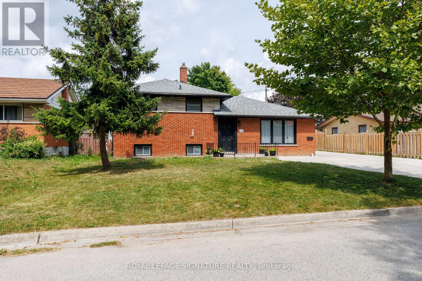 18 Silverdale Crescent, London South, Ontario  N5Z 4A4 - Photo 2 - X13216070
