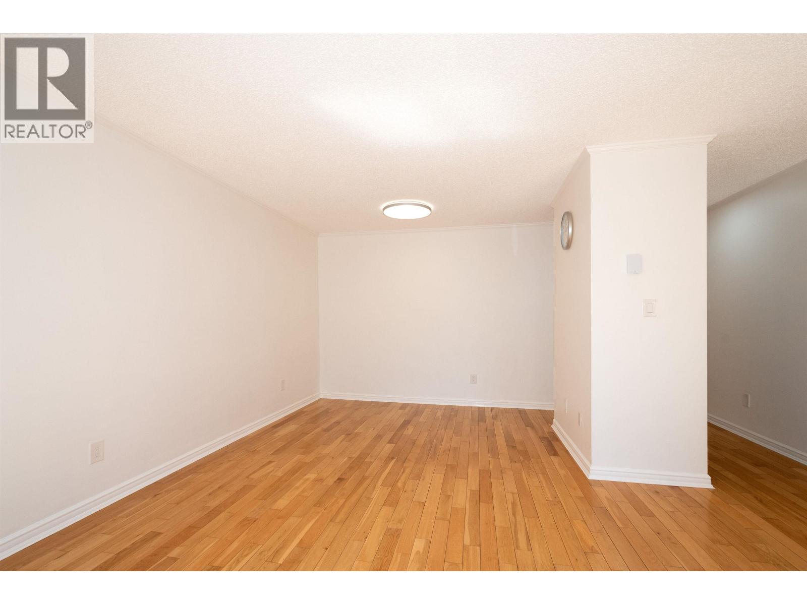 8328 Aspenwood Place, Burnaby, British Columbia V5A 3V3 - Photo 6 - R3114373