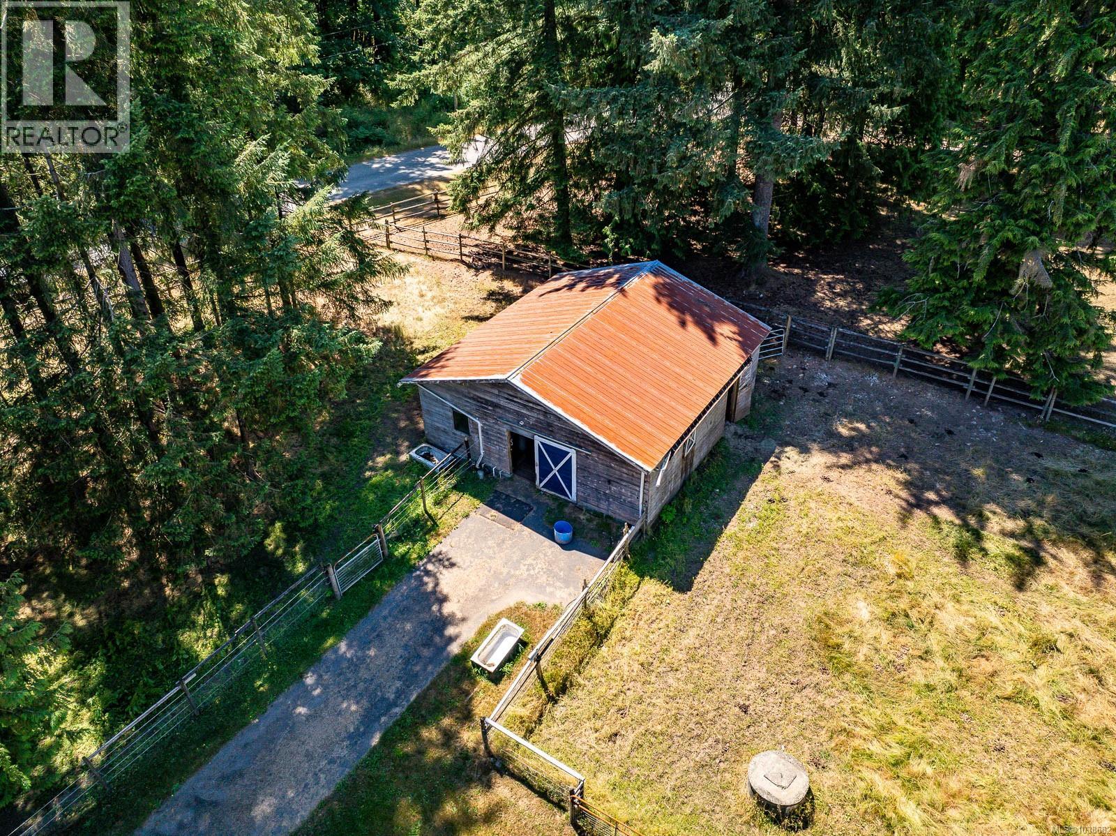 2468 Endall Rd, Black Creek, British Columbia  V0R 1C0 - Photo 12 - 1038682