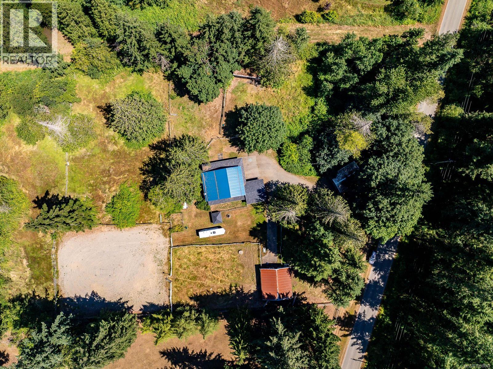 2468 Endall Rd, Black Creek, British Columbia  V0R 1C0 - Photo 1 - 1038682
