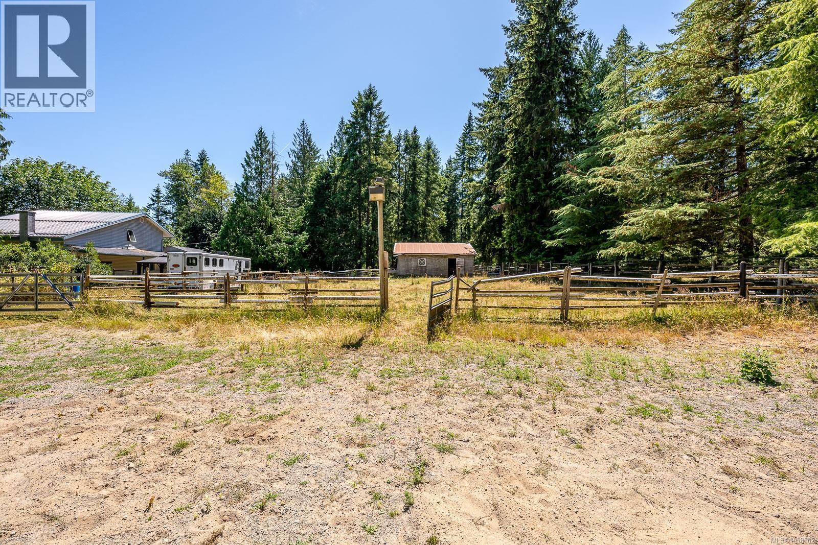 2468 Endall Rd, Black Creek, British Columbia  V0R 1C0 - Photo 22 - 1038682