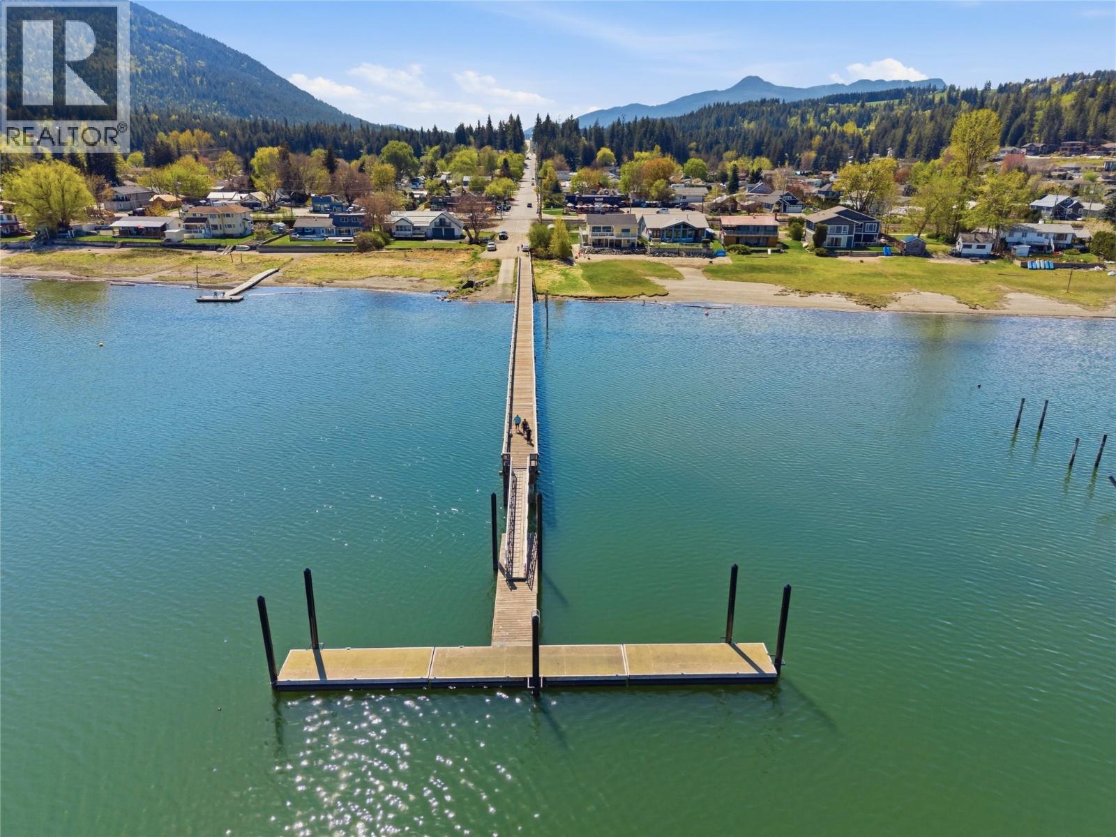 5041 75 Avenue NE, Salmon Arm, British Columbia  V0E 1K0 - Photo 4 - 10385502