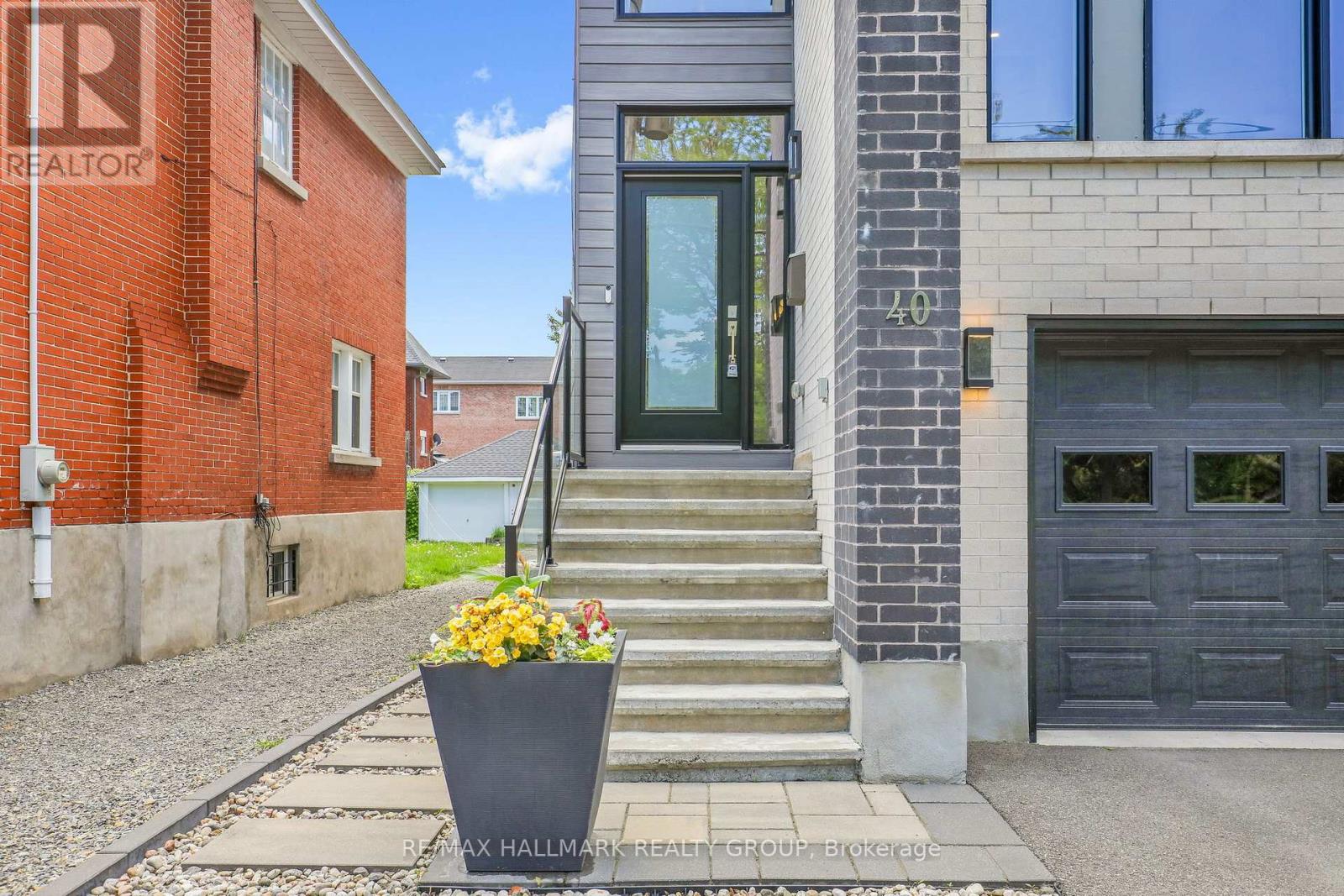 40 Byron Avenue, Ottawa, Ontario K1Y 3J1 - Photo 2 - X13216288