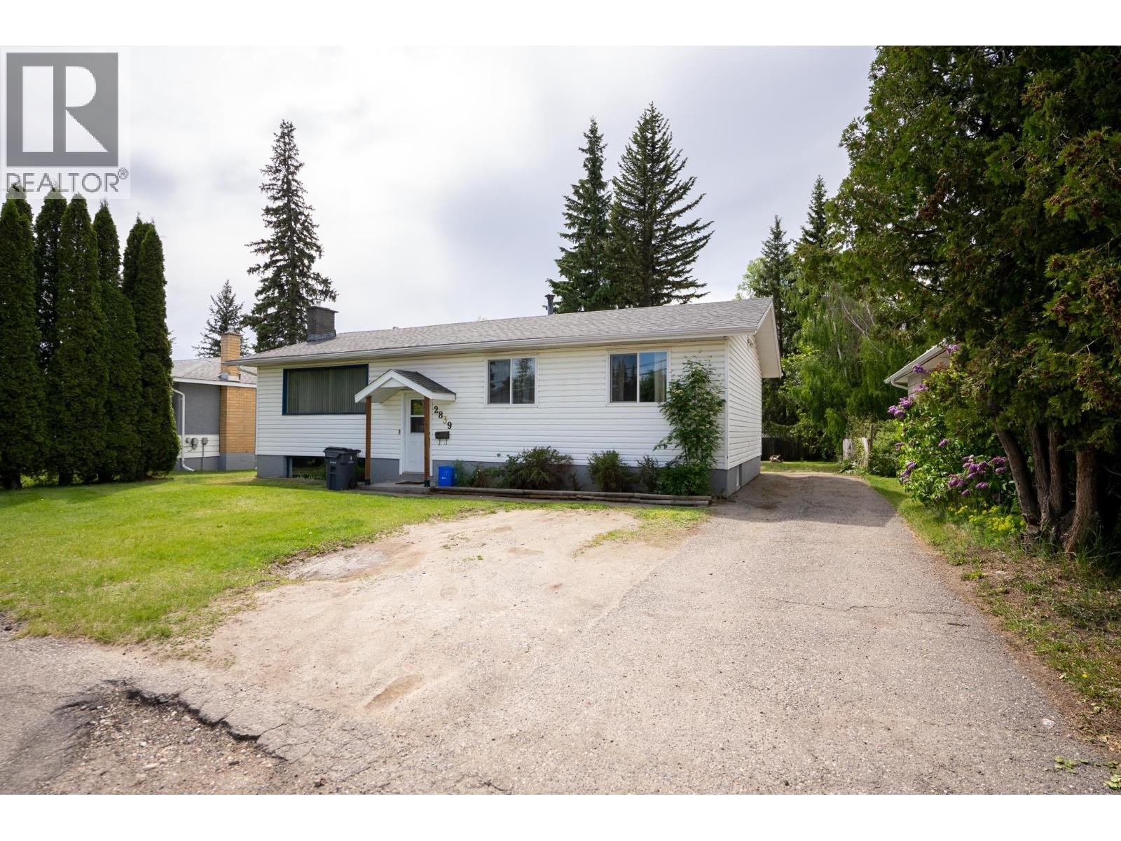 2839 Upland Street, Prince George, British Columbia  V2L 2W5 - Photo 1 - R3129810