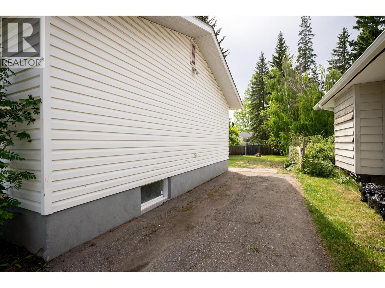 2839 Upland Street, Prince George, British Columbia  V2L 2W5 - Photo 30 - R3129810